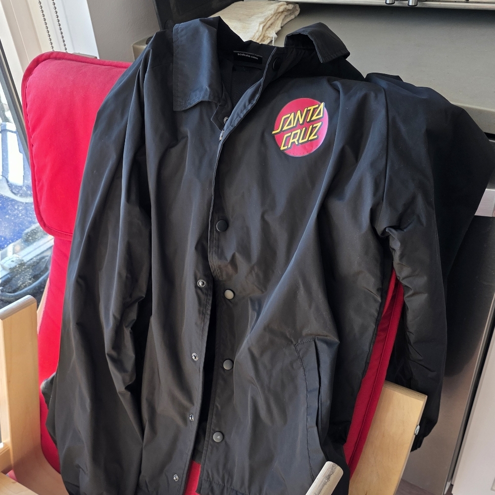 NEW SANTA CRUZ MEN’S CLASSIC DOT COACH JACKET